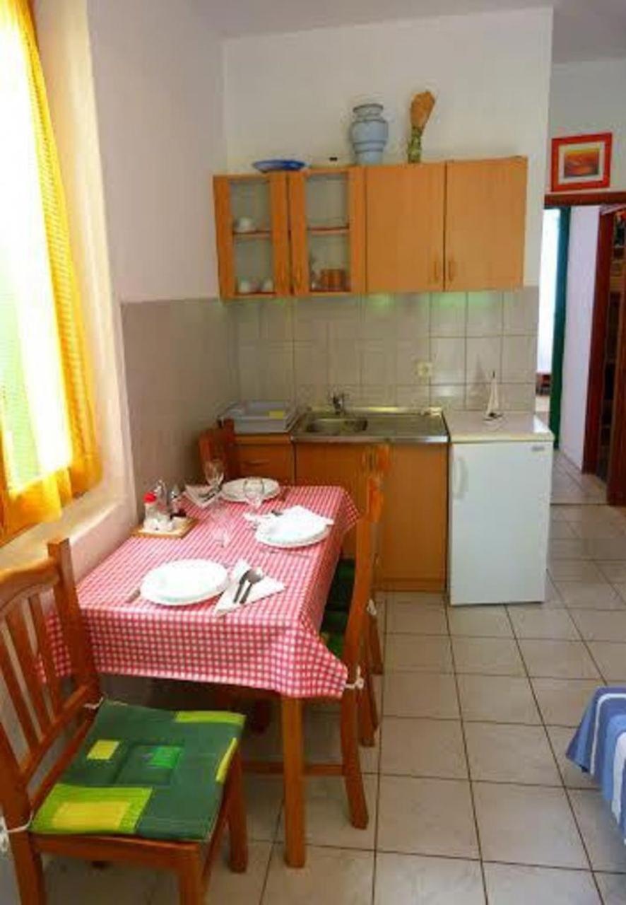 Holiday Home Villa Jadran - 10 M From Beach Преко Екстериор снимка